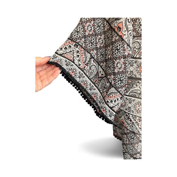 🖤💗 EUC MUDD Boho Black, Pink & White Hi-Low Button Front Top | Sz XL - Picture 4 of 7